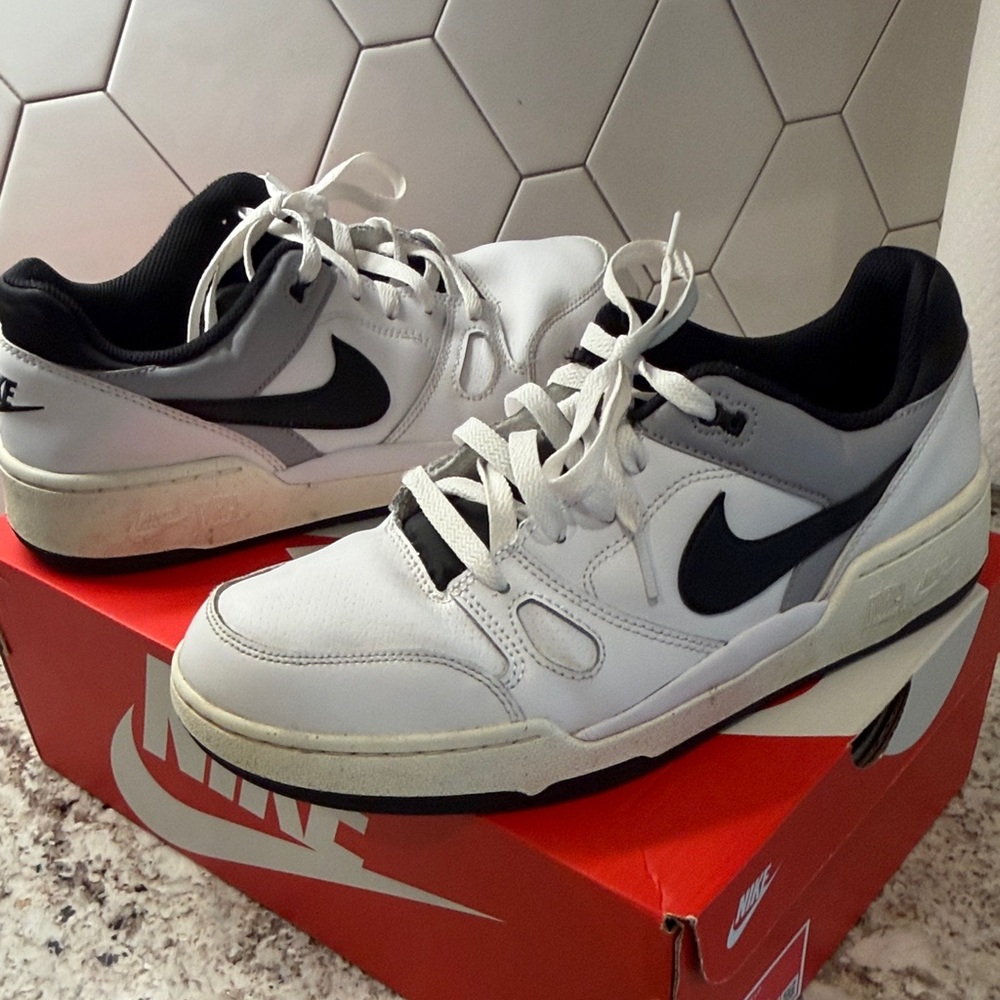 Nike White and Black Men's Sneakers